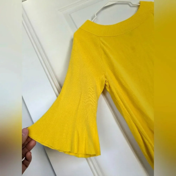 Talbot's Bright Yellow Off the Shoulder Bell Sleeve Top Size Large - Picture 3 of 7